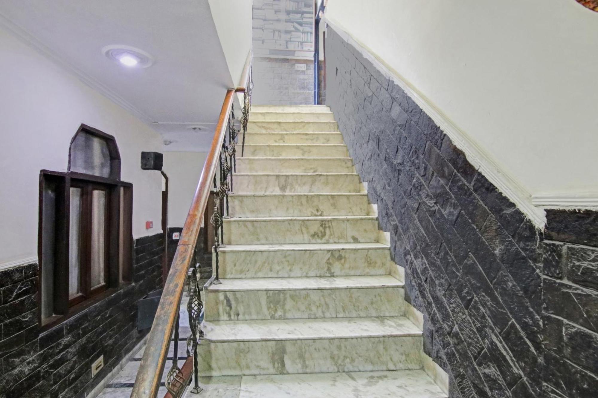 Hotel O Rak International Yeni Delhi Dış mekan fotoğraf